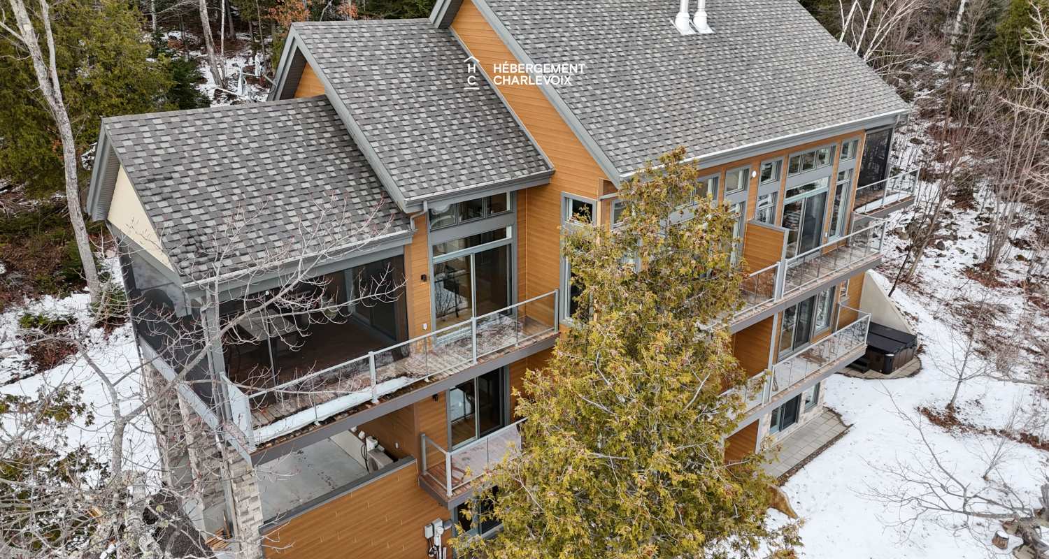 AUB-150 - Vue majestueuse sur le fleuve et le massif de Charlevoix